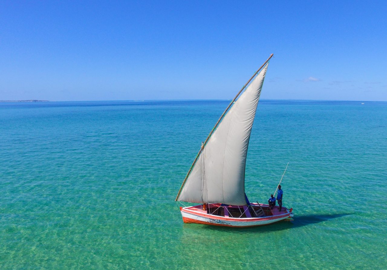 Azuurblauwe oceaan van Mozambique